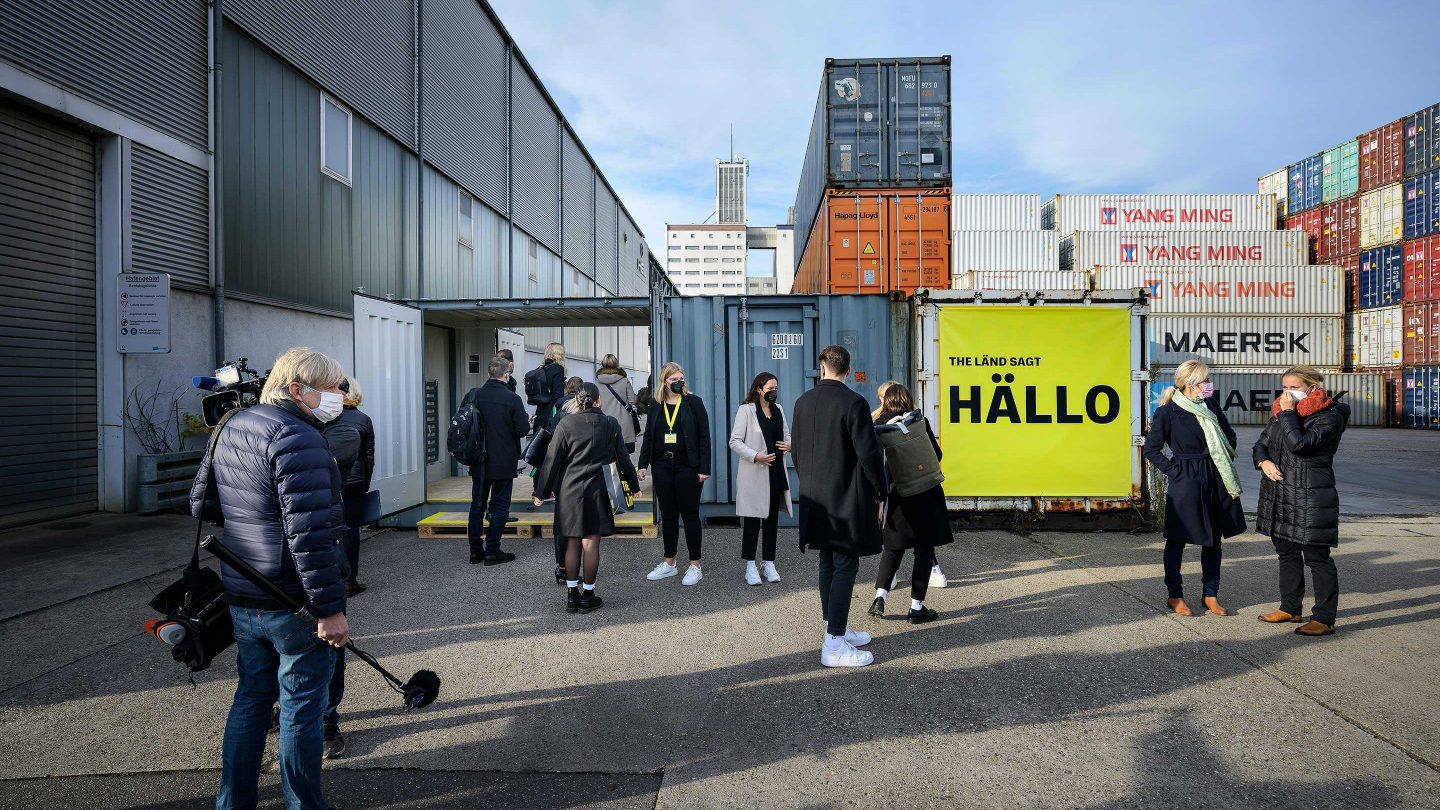 07 Milla The Land 0061