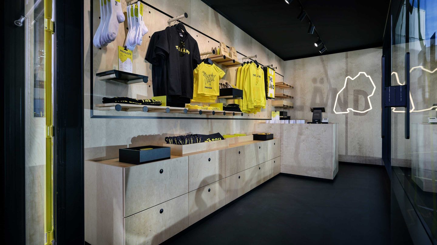 13 Milla The Land 0484